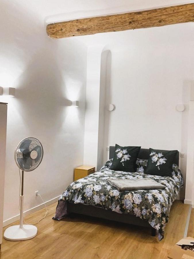 Augustins Fountain Studio Cosy Aix Centre Historique A 3 Minutes De Cours Mirabeau -Wifi-Smart Tv-Rue Calme Aix-en-Provence Luaran gambar