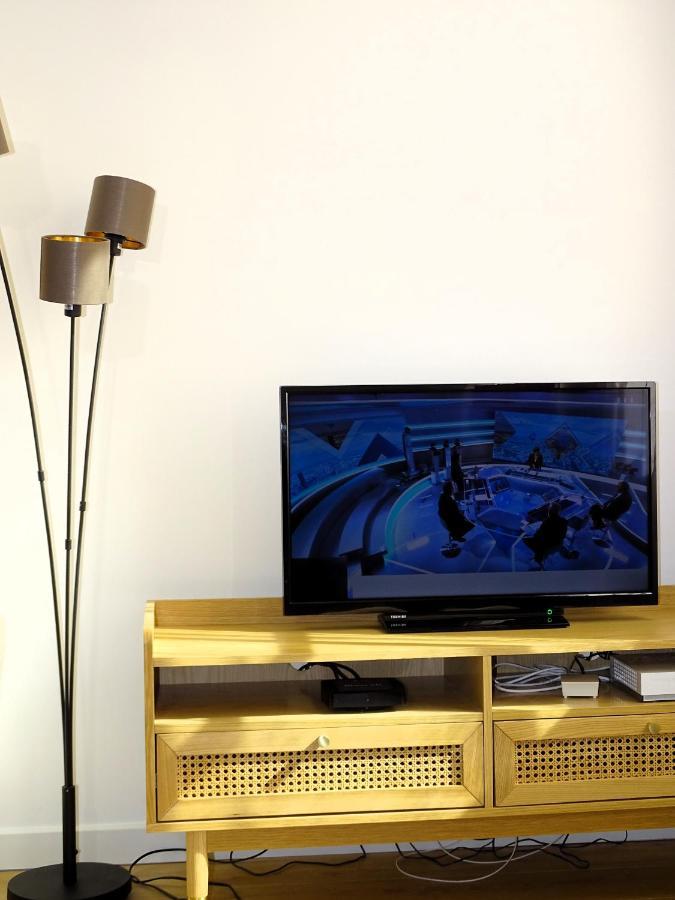 Augustins Fountain Studio Cosy Aix Centre Historique A 3 Minutes De Cours Mirabeau -Wifi-Smart Tv-Rue Calme Aix-en-Provence Luaran gambar